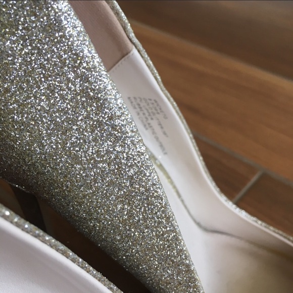 Steve Madden Gold Glitter Court Shoe Heels - Picture 5 of 6
